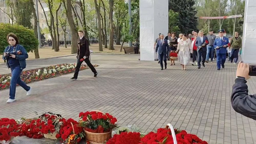 В Мелитополе возложили цветы у Вечного огня в память о погибших в годы Великой Отечественной войны