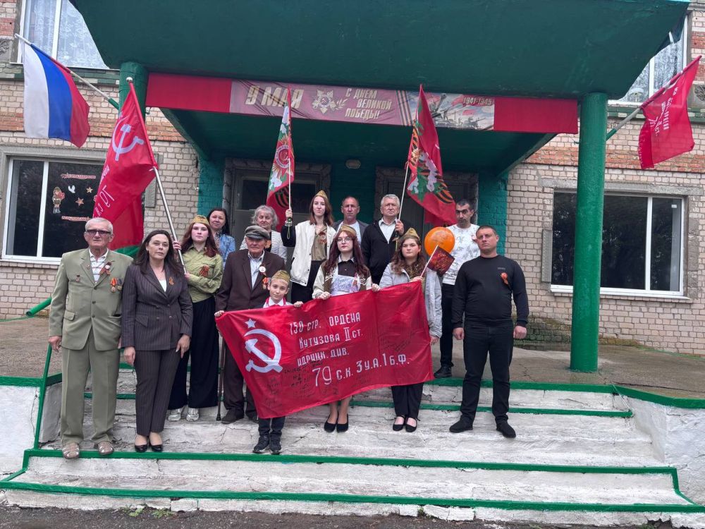 Воскресенский Сельский дом культуры совместно с библиотекой провели митинг на памятнике в с. Новониколаевка а так же в с.Воскресенка