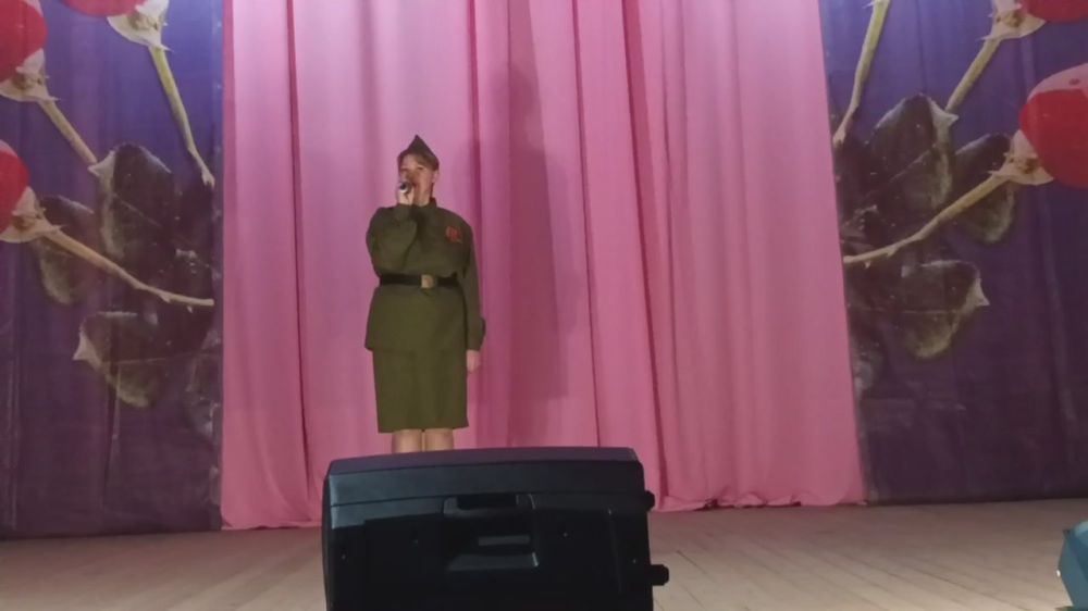 Песня " Огонёк ". Поет: Елена Шаповалова