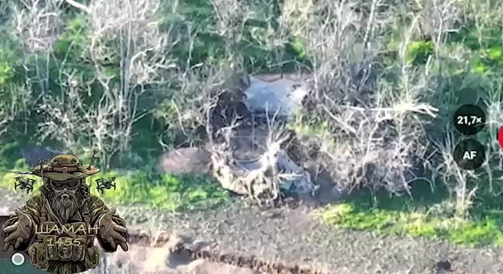 На Запорожском направлении в районе Орехова операторы дронов подразделения “Шаман” 1455 полка уничтожили вражеские пункты управления БПЛА, отследили отступающих боевиков до временного укрытия в городе и нанесли повторный удар