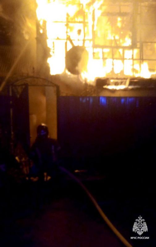 Сотрудники МЧС России предотвратили серьезные последствия пожара в Бердянске