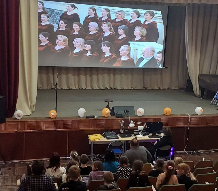 В Токмакской детской школе искусств состоялся просмотр концерта «Стихи и песни военных лет», посвящённый памяти героев Великой Отечественной войны