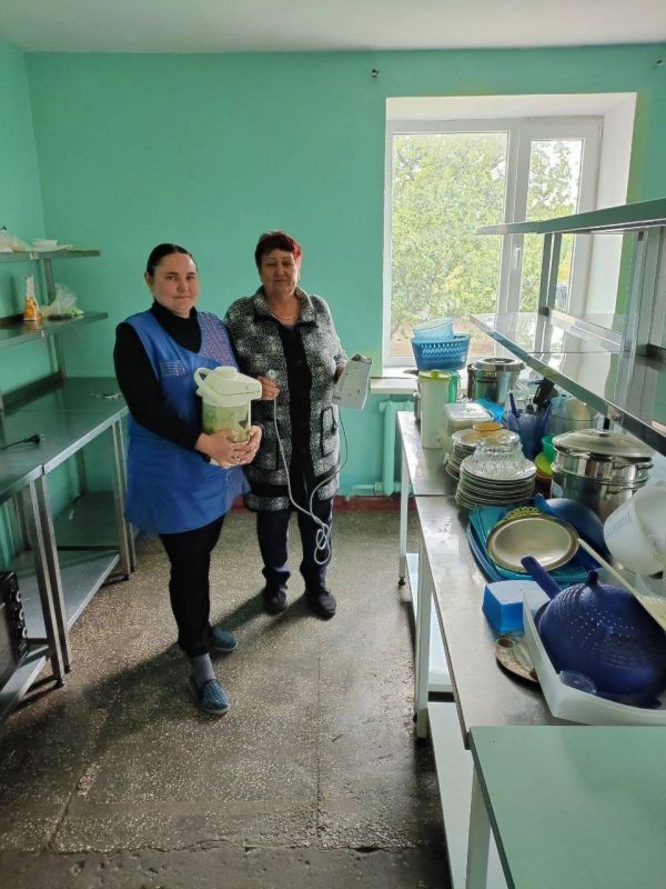 Министерством образования и науки Запорожской области в лице заведующей сектором среднего профессионального и дополнительного образования Кочуры Юлии Викторовны предоставлена помощь ГБПОУ "Веселовский профессиональный лицей"