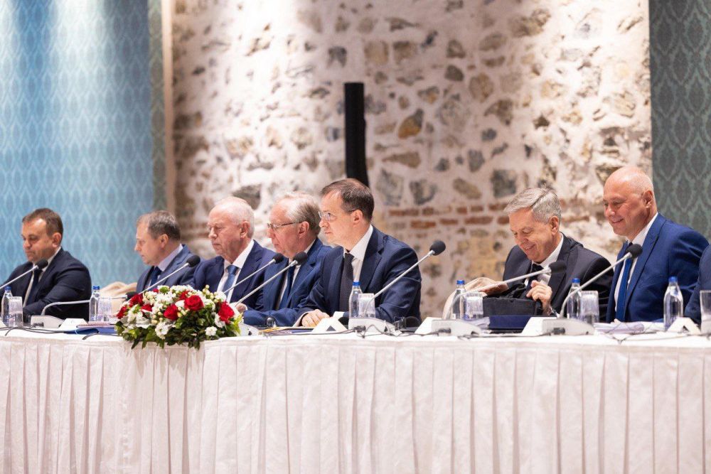 Россия и Украина сели за стол переговоров в Стамбуле