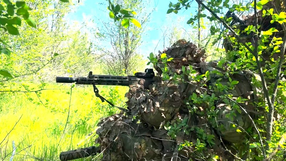 Снайперы прикрыли штурмовиков и уничтожили октокоптер ВСУ в Запорожье