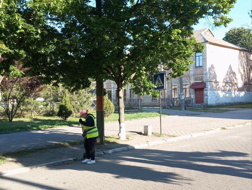 На этой неделе сотрудники МУП КП «Контакт» выполнили целый ряд важных работ по благоустройству и уборке территории муниципального округа