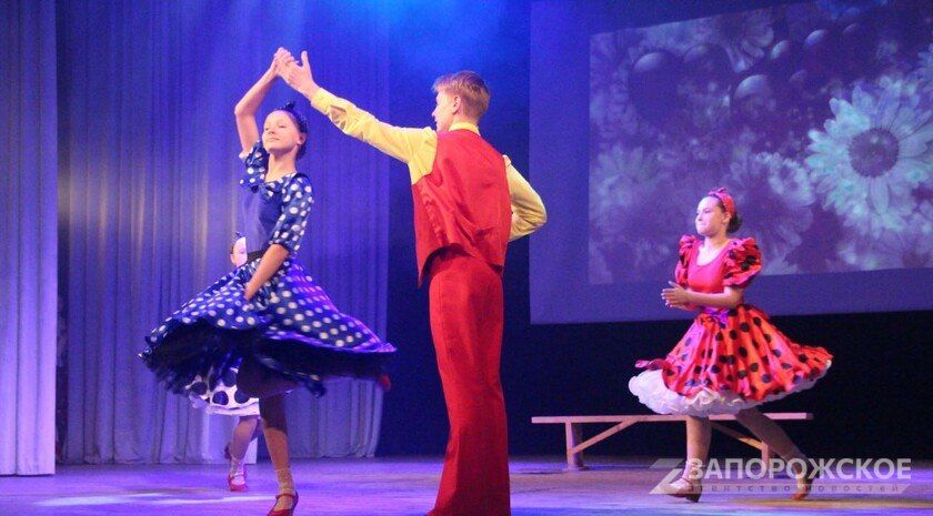 «Весна Победы». Учащиеся Детской школы искусств провели концерт в Мелитополе