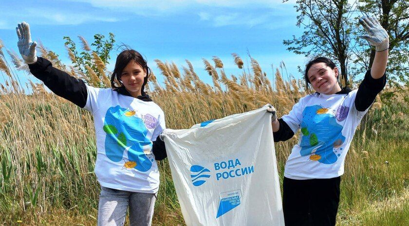 Новоданиловские школьники собрали более трех кубометров мусора с побережья Большого Утлюка