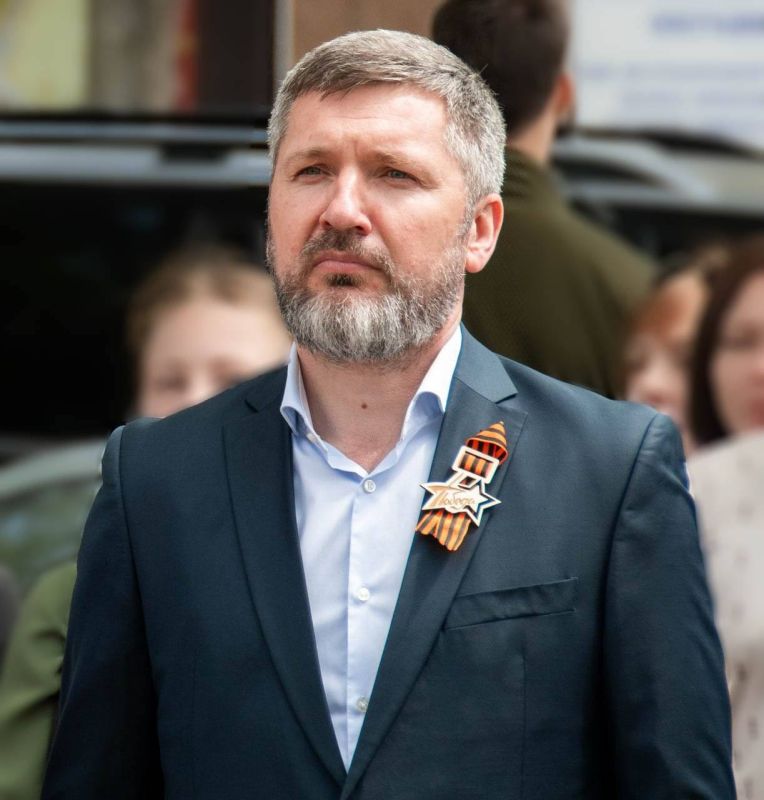 Ангелина Ярчук: Сегодня поздравляем сднём рождения заместителя Председателя Правительства Запорожской области Александра Анатольевича Зинченко!