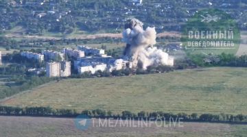 Массовая утренняя отгрузка ФАБов с УМПК по многоэтажкам 3-го микрорайона Степногорска в Запорожской области