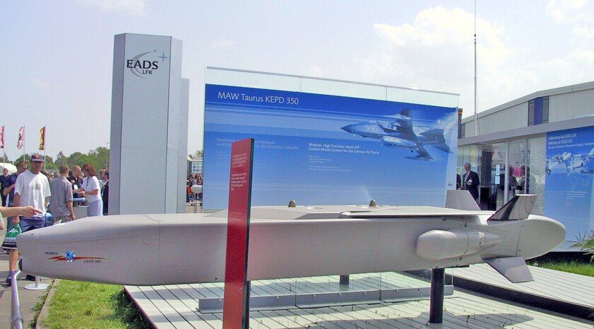 Канцлер ФРГ заявил об отсутствии ограничений на поставку немецких ракет Киеву