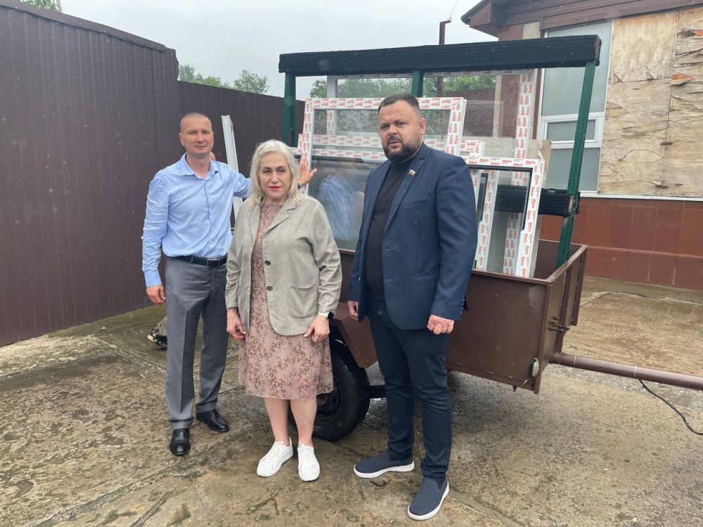 «Единая Россия» передала гуманитарную помощь для Токмакского района