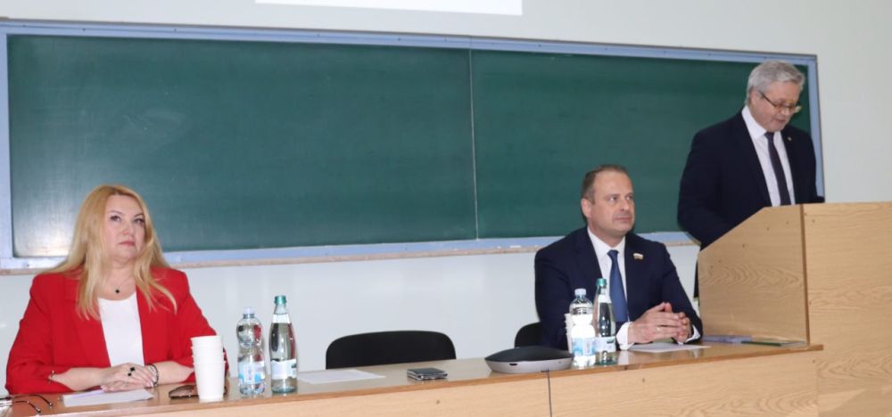 Михаил Попов вручил почетные грамоты профессорско-преподавательскому составу Мелитопольского государственного университета