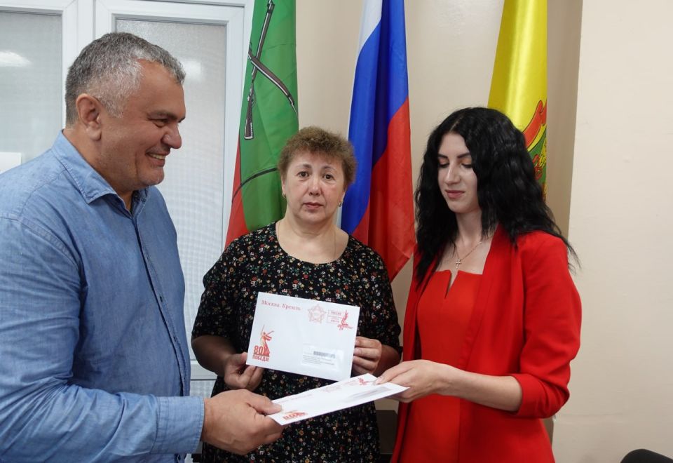 В Год защитника Отечества и к юбилею Великой Победы никто из участников войны, проживающих на территории Токмакского муниципального округа , не остается без внимания и подарков