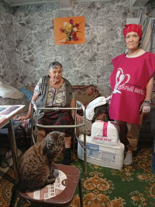 Благодаря активной деятельности заведующей территориальным отделом Новониколаевской группы сёл, секретаря первичной организации партии «Единая Россия» налажено сотрудничество с благотворительным фондом «Добрый Ангел»