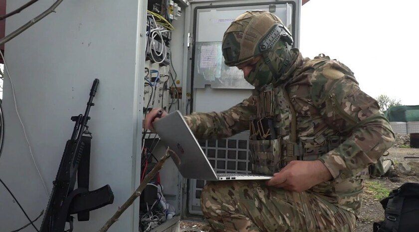 Главы правительств стран СНГ подписали документ о развитии военной связи