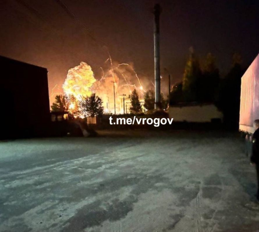 Владимир Рогов: Сильный взрыв и пожар в районе аэропорта Брянска