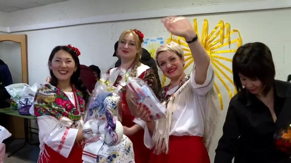 Максим Пухов: Друзья! Сердечно поздравляю с Днём России и Днём нашего любимого города! Мы живём в великой стране, где любим, трудимся и строим будущее