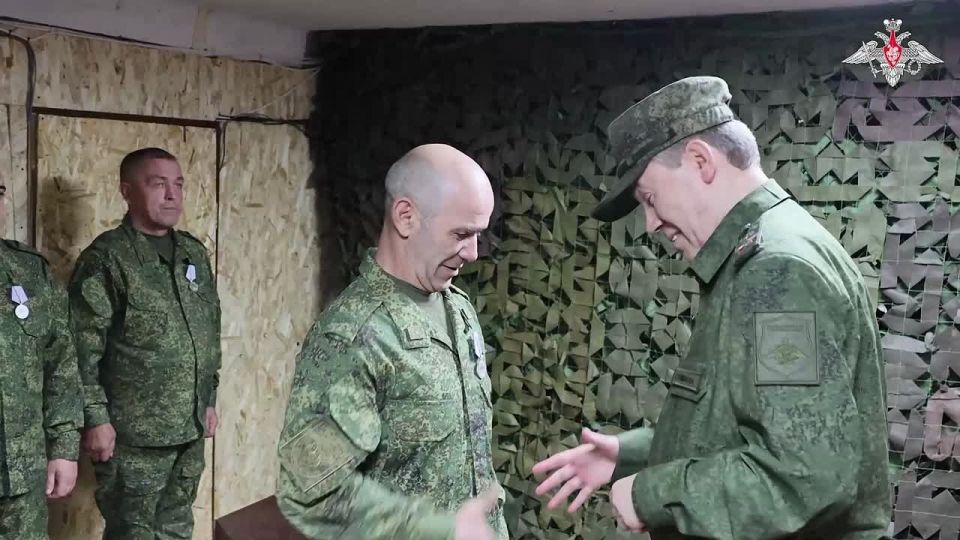 Начальник Генерального штаба Вооруженных Сил Российской Федерации генерал армии Валерий Герасимов проверил ход выполнения боевых задач соединениями и воинскими частями общевойсковой армии группировки войск «Центр»