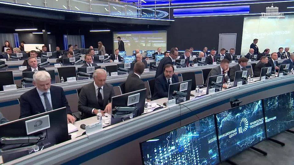 Михаил Мишустин провел стратегическую сессию по вопросам развития транспортной инфраструктуры