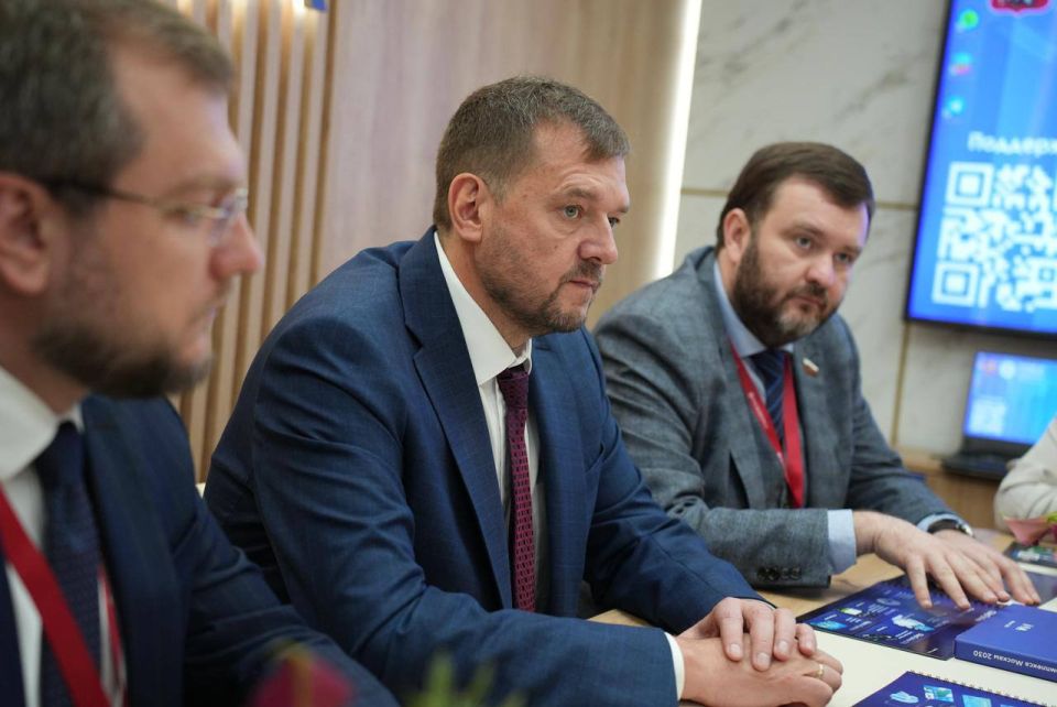 Евгений Балицкий: На полях Петербургского международного экономического форума провел рабочую встречу с генеральным директором ООО «СберТройка» Еленой Юрьевной Колесниковой, где обсудили детали проекта по цифровизации...