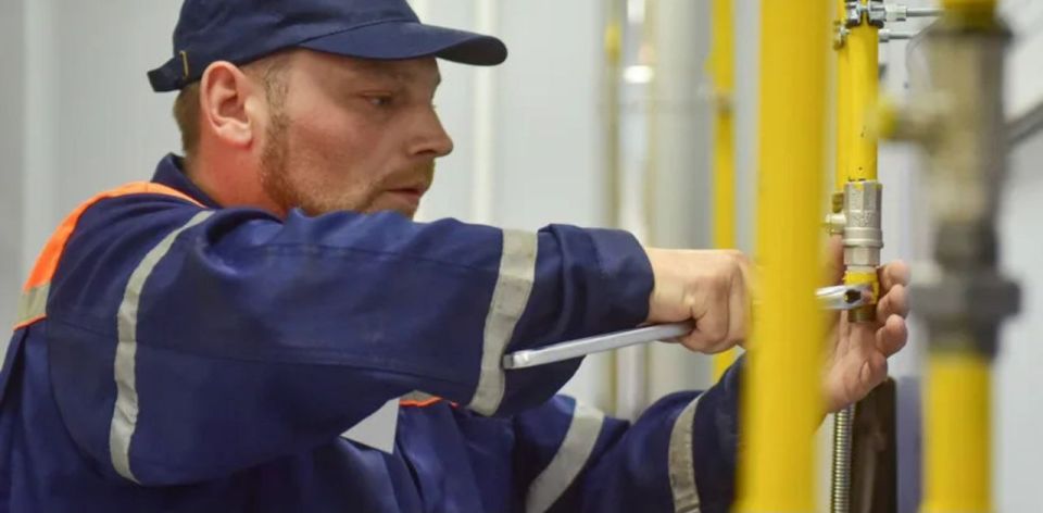 Внимание! Срочно!. Администрация филиала ООО «ЧМНГ» «Запорожгаз» разыскивает собственников квартир Из-за отсутствия доступа в квартиры нет возможности проведения повторных пусков газа в жилые дома 3 и 4 микрорайона города...