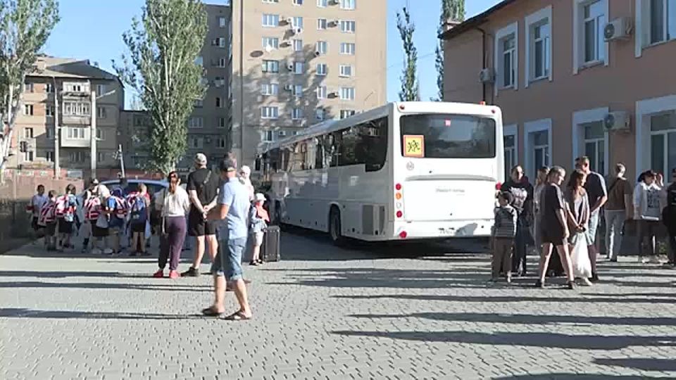 200 детей из Запорожской области отправились на отдых в детский оздоровительный лагерь «Звёздный» в Евпатории