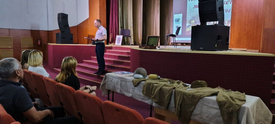 В Пологовском районном ДК состоялось памятное мероприятие, посвящённое Дню памяти и скорби, под названием «Нам не забыть тот скорбный день»
