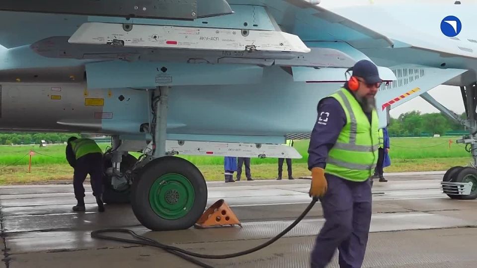 ОАК передала в войска партию истребителей Су-35С поколения 4++