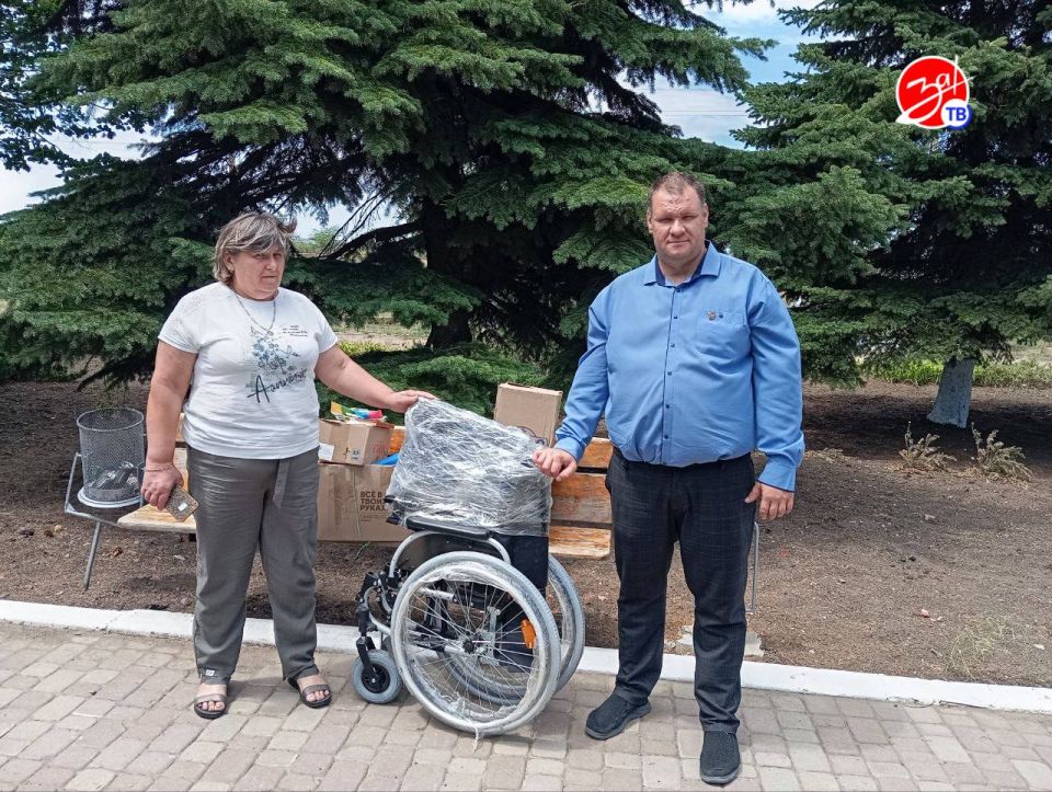 Депутаты Пологивского округа доставили гуманитарную помощь в село Семеновка