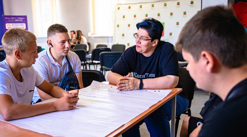 Молодежь Акимовки изучила практики волонтерства в условиях чрезвычайных ситуаций
