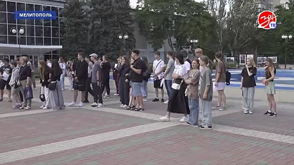 Более 40 детей из Запорожской области отправились в Москву в рамках программы «Культурная карта 4+85»