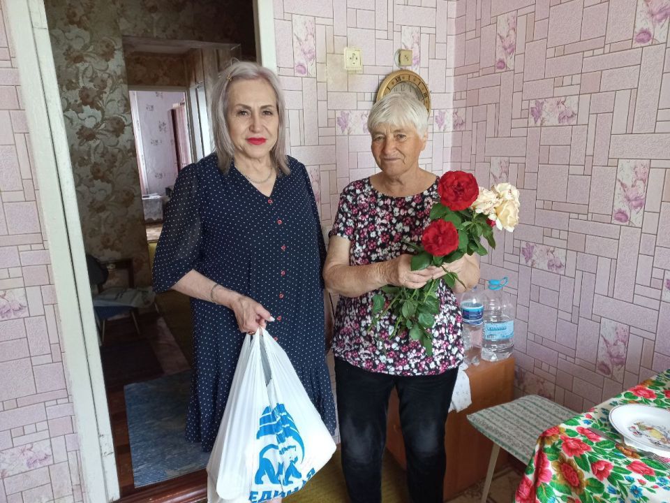 Теплые поздравления, слова благодарности и наилучшие пожелания получила в свой 80-ый день рождения жительница села Новое, ветеран труда - Екатерина Ивановна Боярских