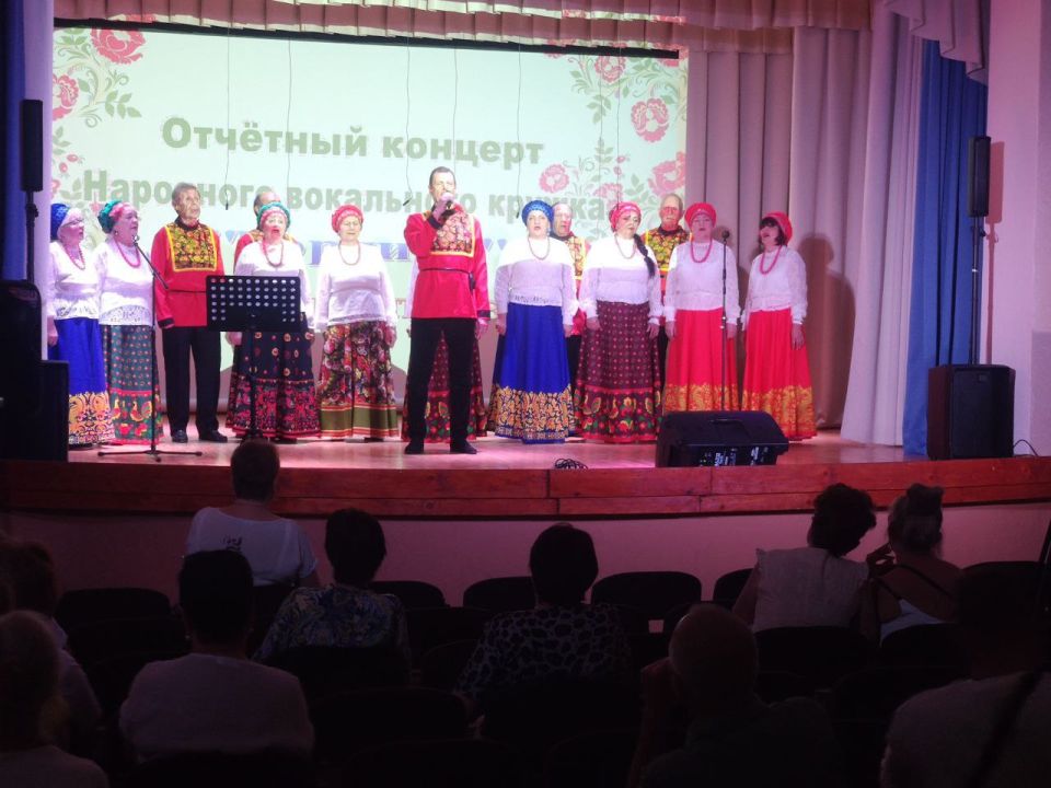 «Горлица» покорила «Маяк»: отчётный концерт вокального коллектива