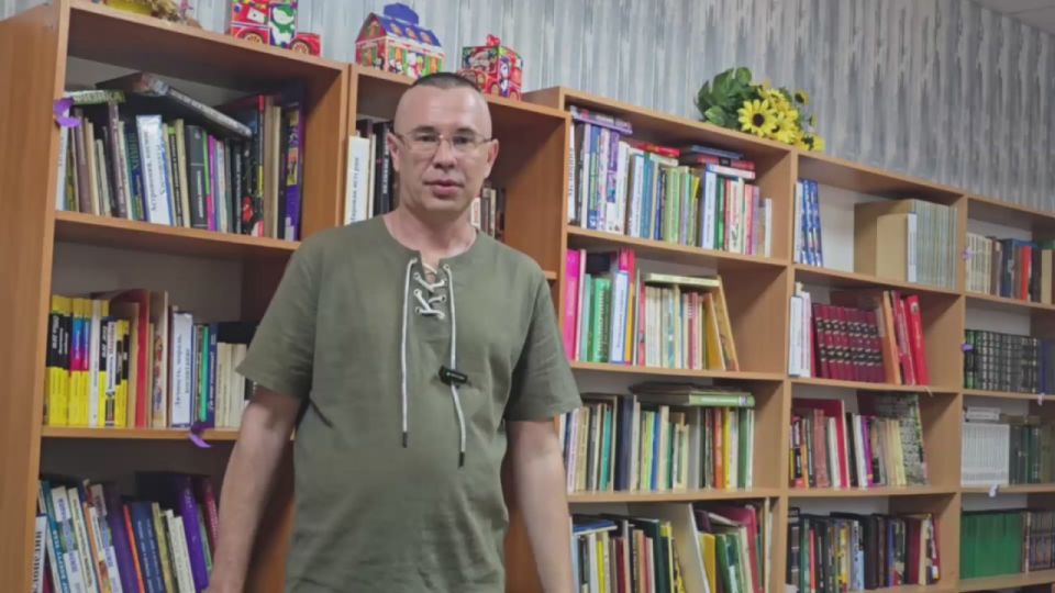 Новинка в Районной библиотеке г. Васильевка: Книга нашего земляка!