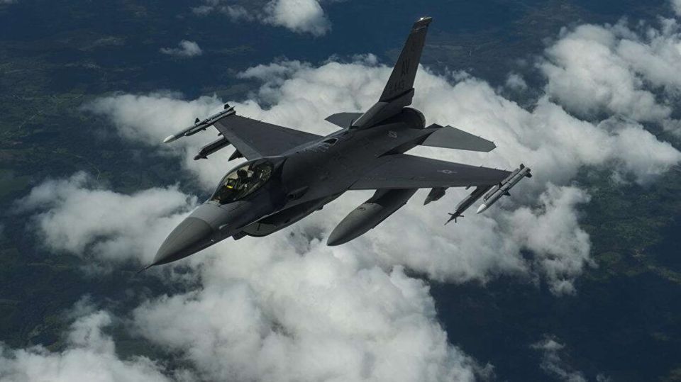 ����������� F-16 �������� �� ����� ����� �� ������� �������