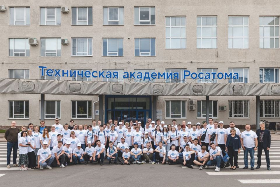 В выходные в Обнинске стартовал образовательный интенсив для победителей III конкурса научно-технического творчества «Код Атома» 2025! Среди участников — ребята из 12 городов с атомными электростанциями, включая ребят из...