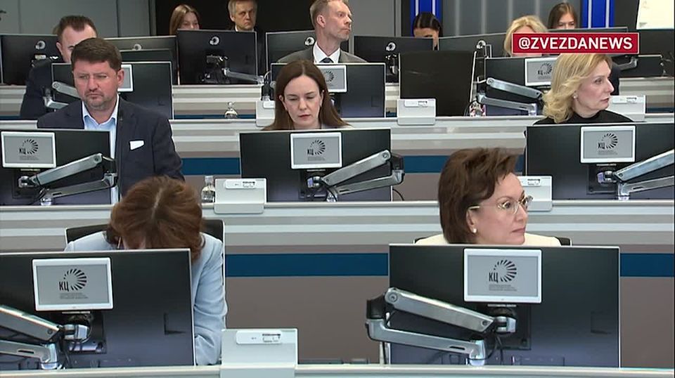 Об увеличении МРОТ, страховых пенсий и запуске ежегодной семейной выплаты рассказал Михаил Мишустин