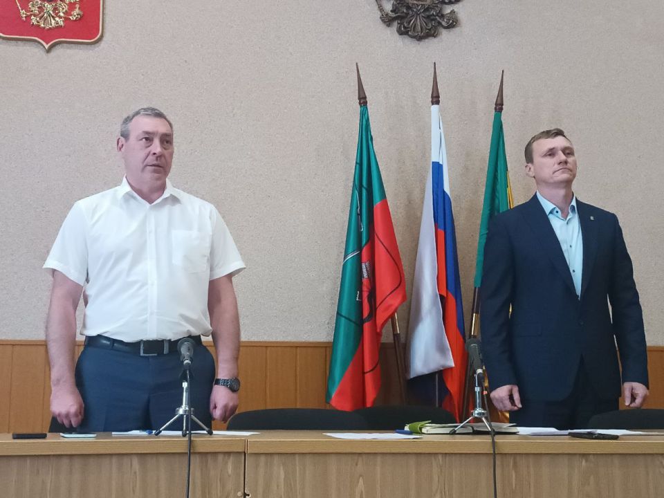 На заседании Совета депутаты рассмотрели ряд вопросов, касающихся как бюджетной сферы, так и культурной жизни города