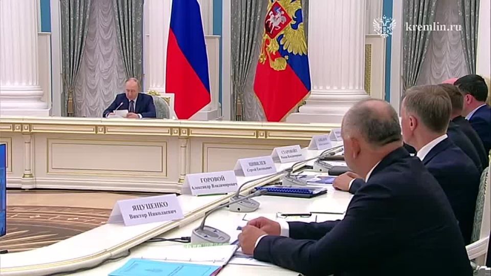 «Обеспечение граждан Донбасса и Новороссии жильём — приоритет. Важно создавать условия для ввода нового жилья», — Владимир Путин