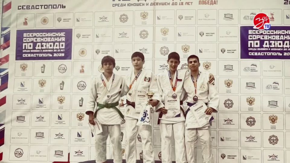 Дзюдоисты из Запорожской области привезли медали со Всероссийских соревнований и выполнили норматив кандидата в мастера спорта