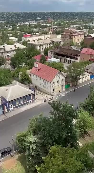 Владимир Рогов: В центре Луганска громко!. В Луганске произошёл взрыв в результате которого погиб мужчина и ранена женщина