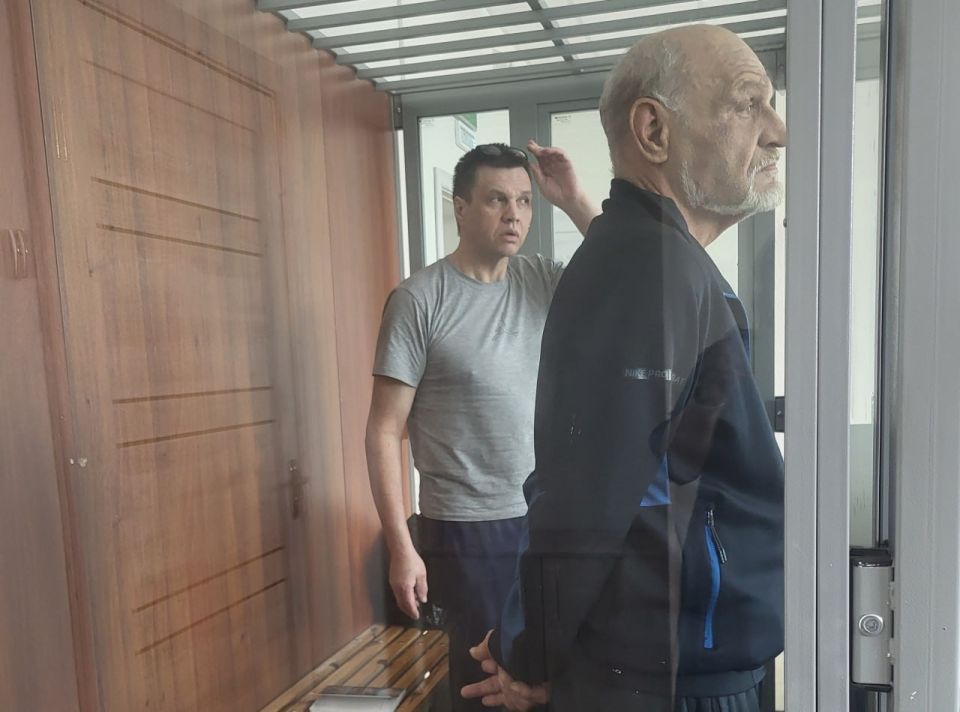 За кражу, незаконное хранение оружия и разбой двум жителям Мелитополя назначили по 8 лет колонии