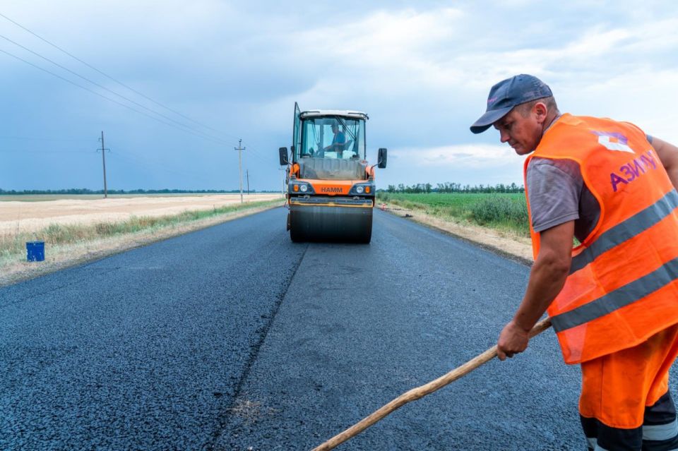 В Запорожской области капитально ремонтируют 45 км трассы от Каменки-Днепровской до Веселого