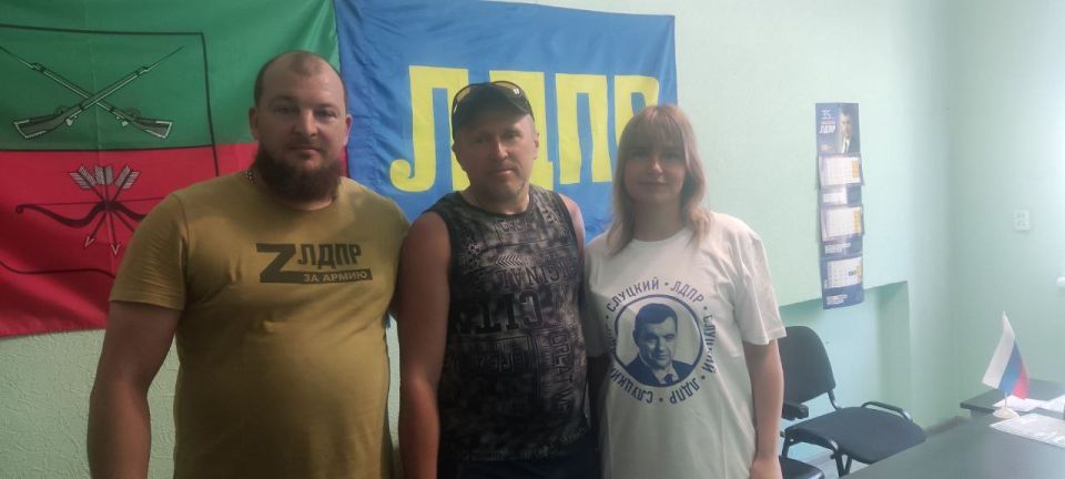 Бердянские портовики получили поздравления от ЛДПР в свой профессиональный праздник