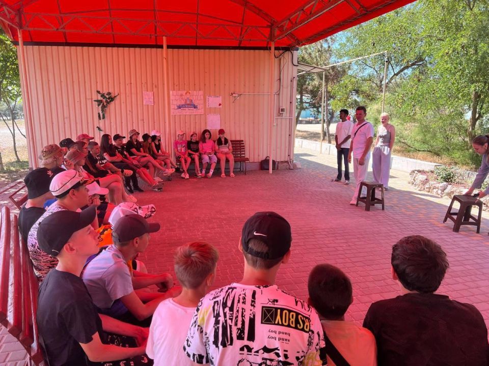 Для ребят из Токмакского и Пологовского округов прошли «Разговоры на равных»