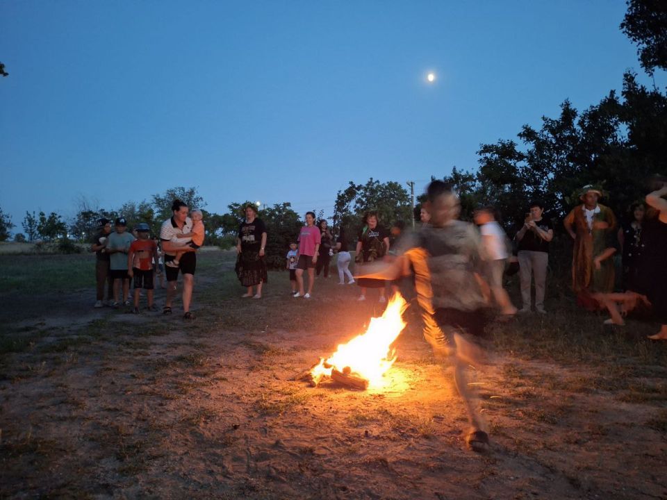 6              &quot;,   ...&quot;