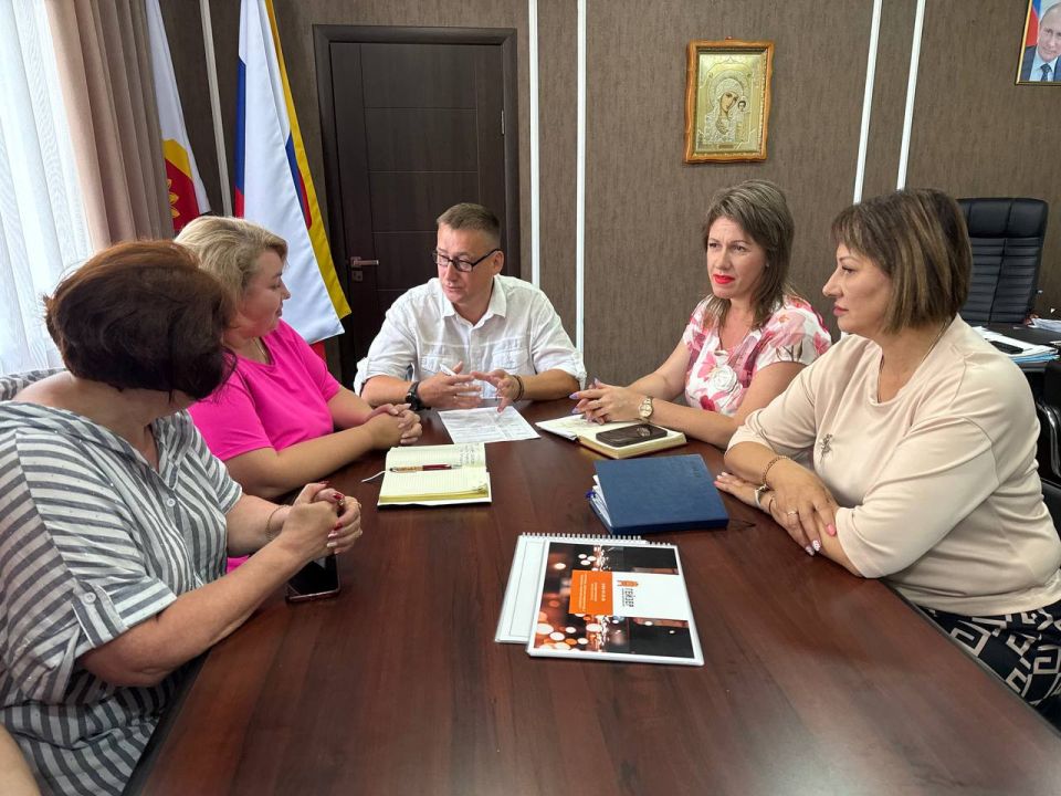По федеральной программе "Земский работник культуры" в Акимовский муниципальный округ прибыл специалист из Краснодарского края