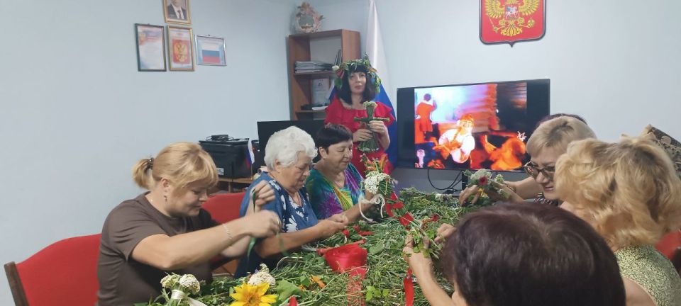     6  7-  ,      ,      ,    