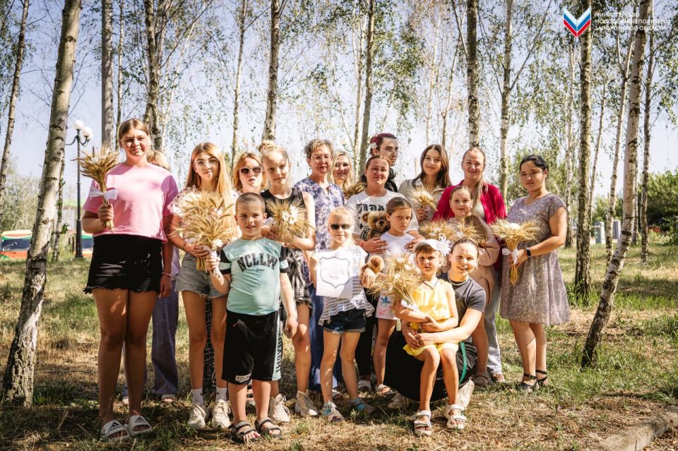 Венки из ромашек: творчество, которое объединяет